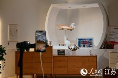 <strong>从国内选品、生产到海外</strong>