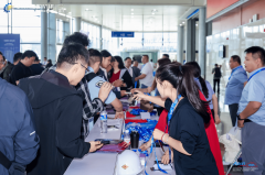 参观者可通过数字孪生模