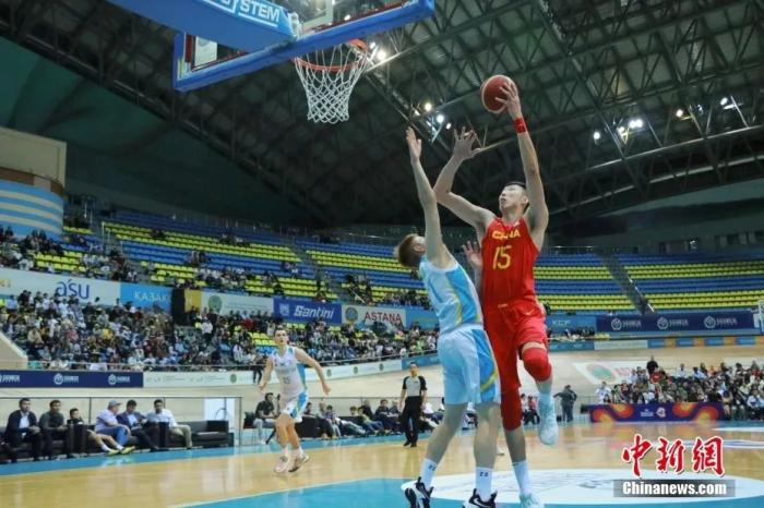 中国男篮海外征战两月遇疫情伤病挑战