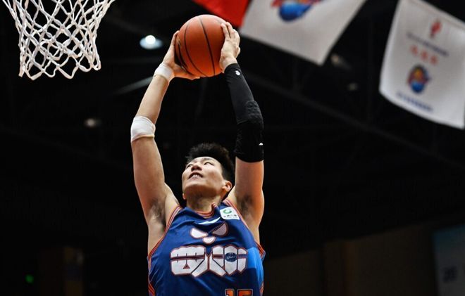 山东双杀四川创CBA单赛季连败纪录 陈林坚生涯得