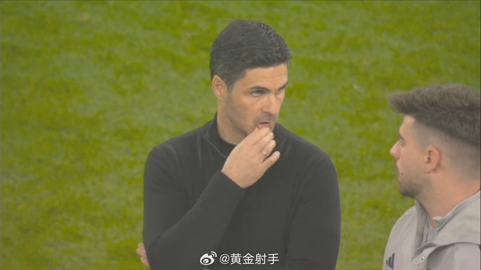 曼城时隔多年重夺英超冠军 瓜迪奥拉率队登顶联