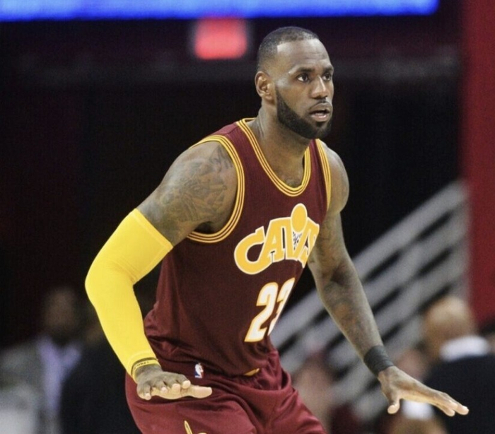 詹姆斯与安东尼领导风格差异：如何影响球队战