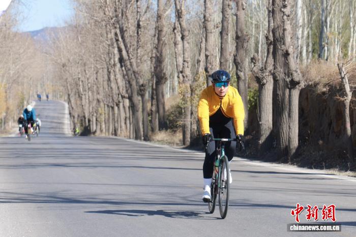 近八百骑行爱好者齐聚阳曲 共绘三晋首邑骑行画